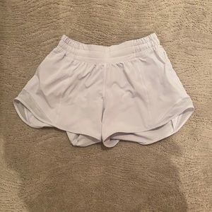 lululemon lavender dew hotty hot shorts 💟